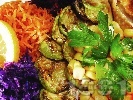 Рецепта Гарнитура / предястие от запечени заленчуци на тиган (тиквички, патладжани, моркови, зеле, царевица)